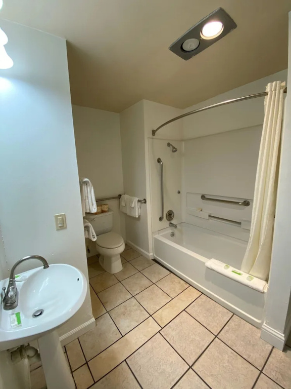Economy room