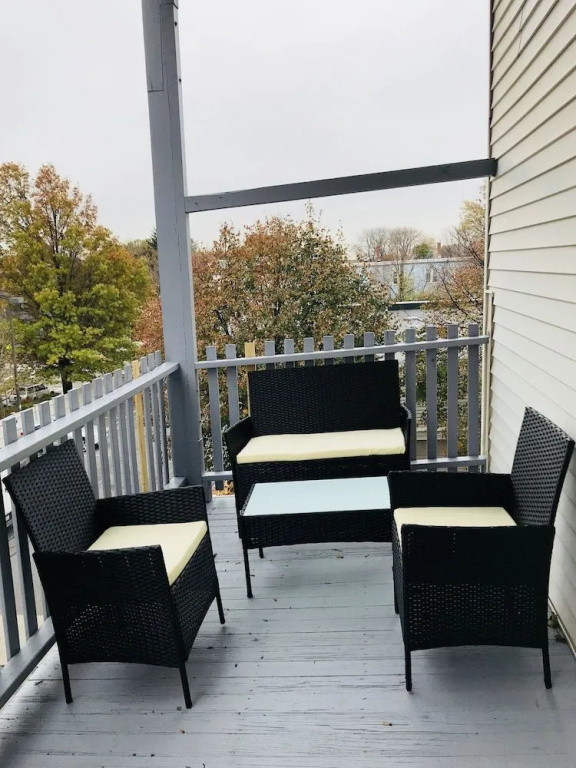 Boston Lodge and Suites
