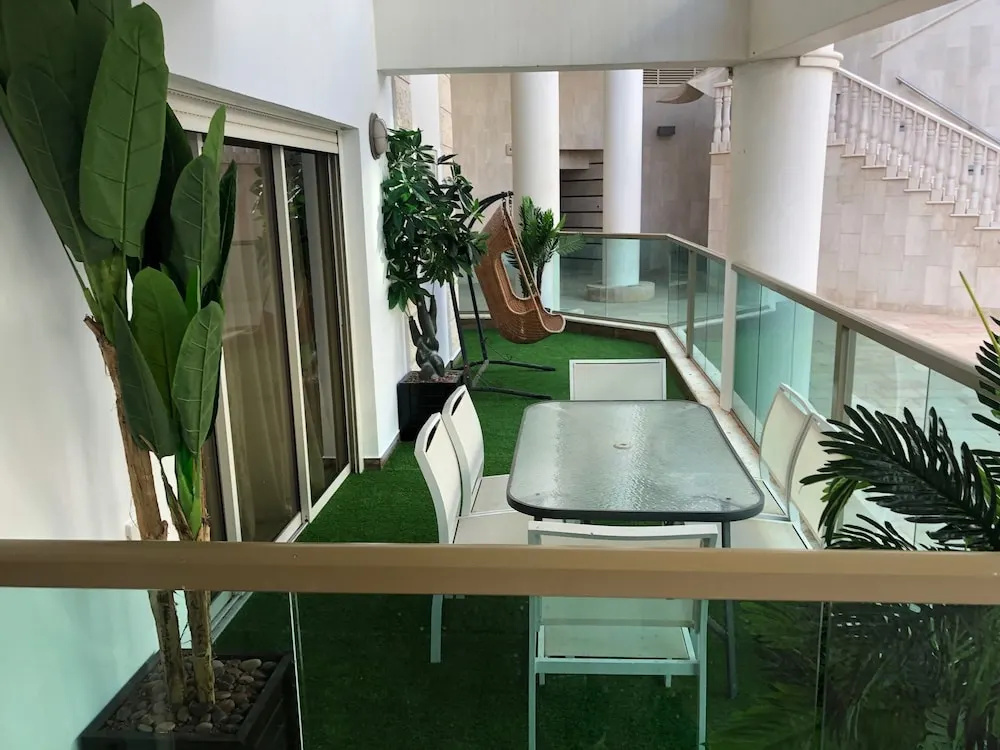 La Palmora Suites