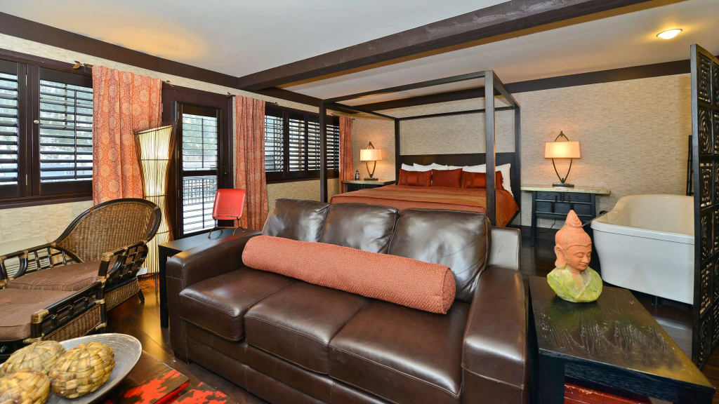 Double Suite (full double bed)