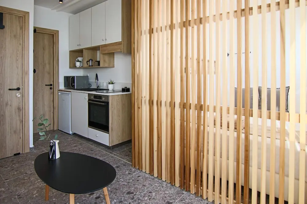 Phaedrus Living: Seaside Modern Flat Lighthouse 52