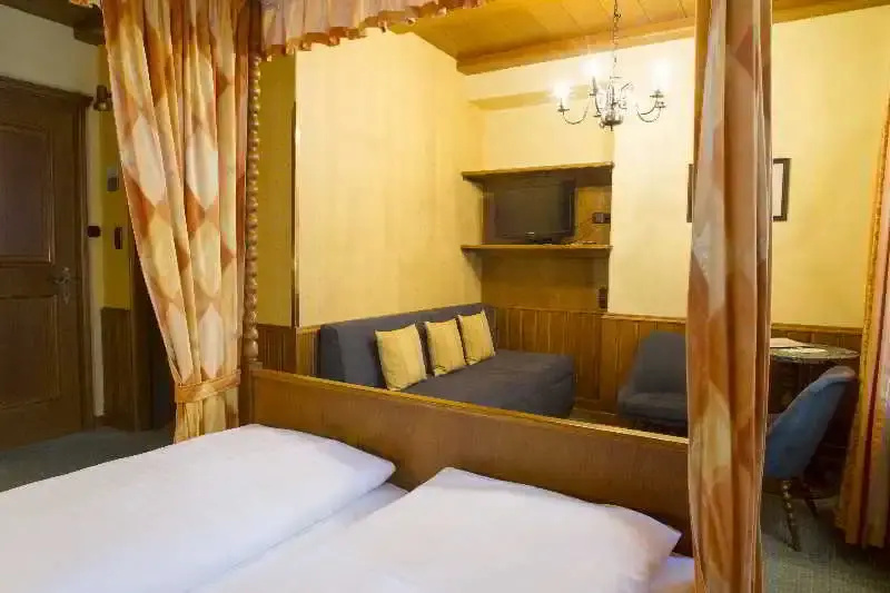 Hotel Hohenstauffen - Chambres