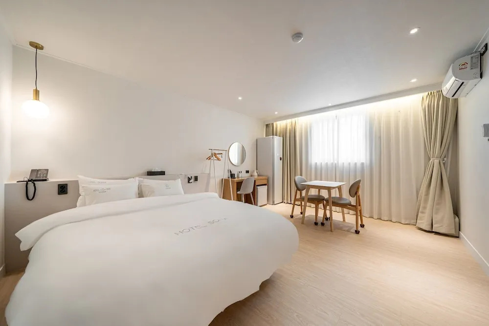 Grand room