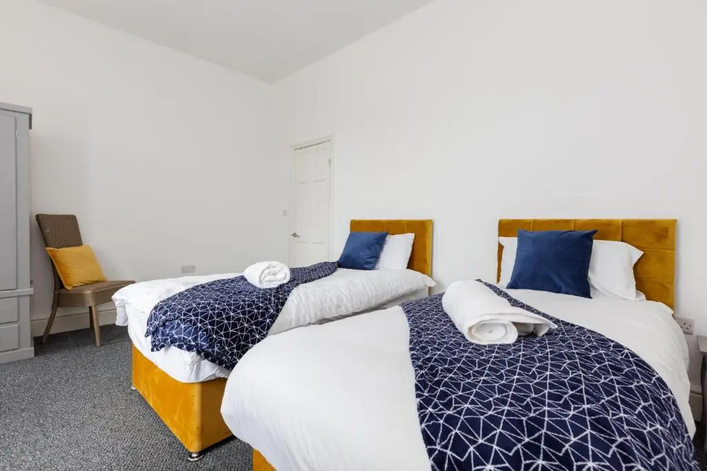 Clayton House - Spacious home near Etihad Stadium