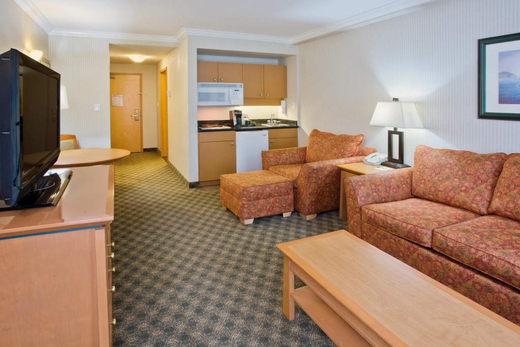 Holiday Inn Hotel & Suites North Vancouver by IHG - фото 6
