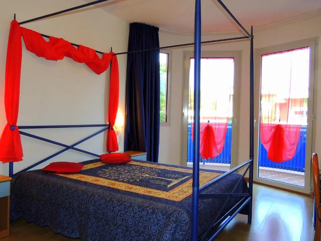 Superior Double room with balcony (full double bed)