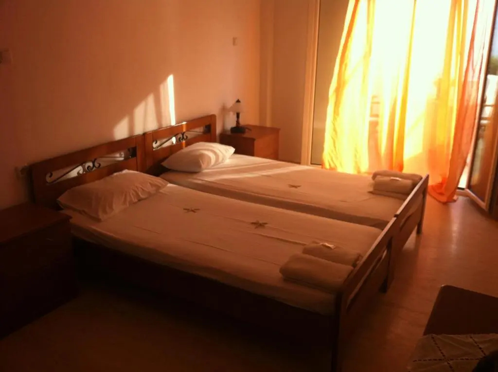 Standard Double room with sea view (full double bed)