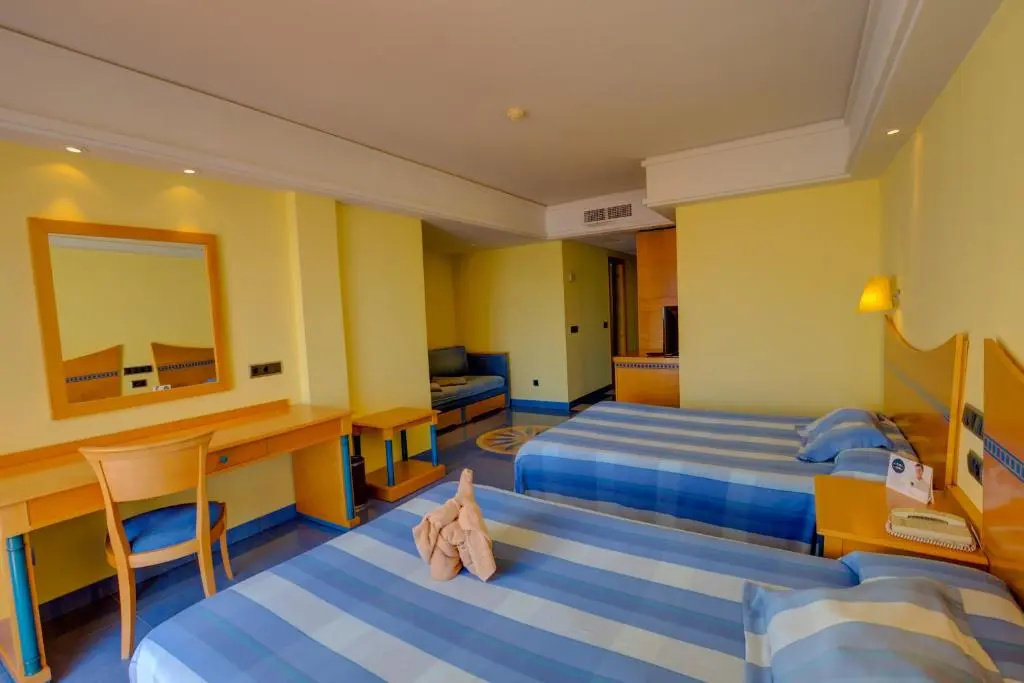 SBH Crystal Beach Hotel & Suites - Adults Only - Chambres
