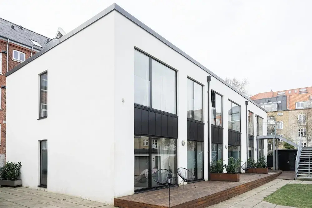 Fantastic Apartment w French Balcony