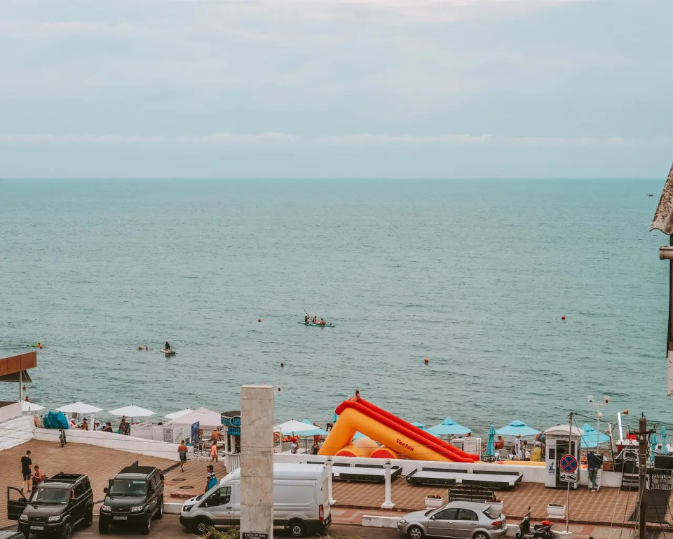 Beach & Waterfront