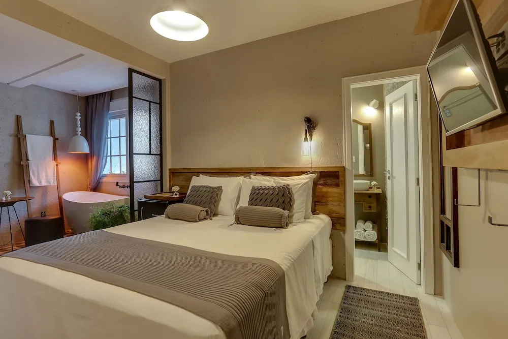 Premier room