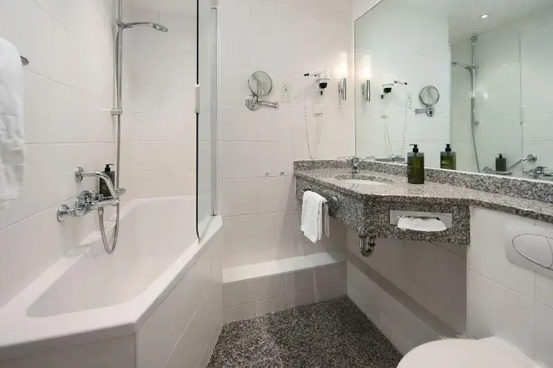 Hotel Baseler Hof - Chambres
