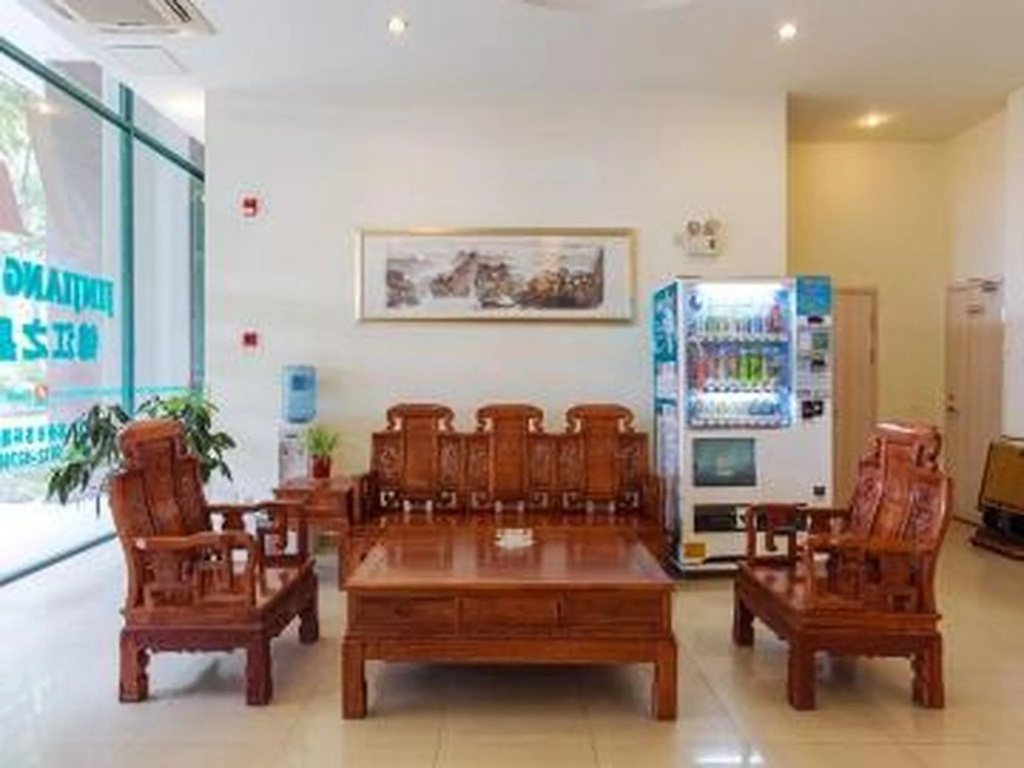 Lobby & Reception
