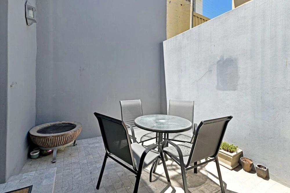 Three Bed Sea Point Secure Family Home