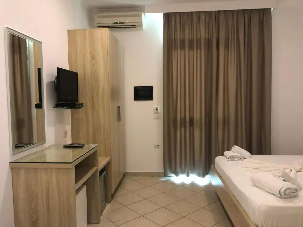 Standard Double room with balcony (full double bed)