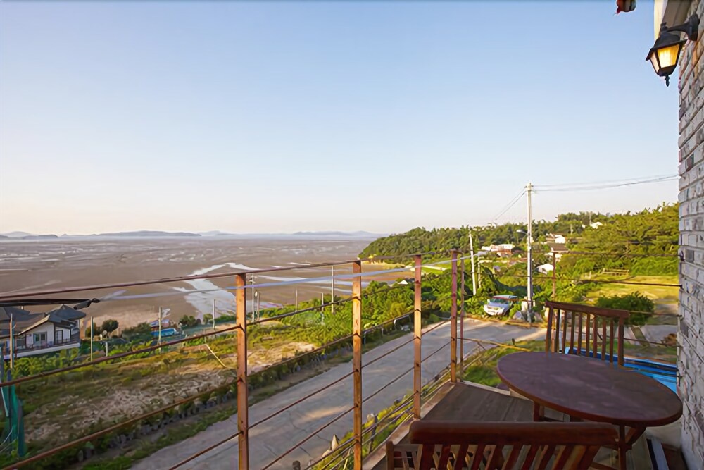 Beach & Waterfront