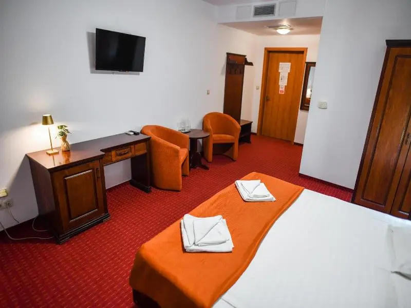 Hotel Elyon Dej — 4