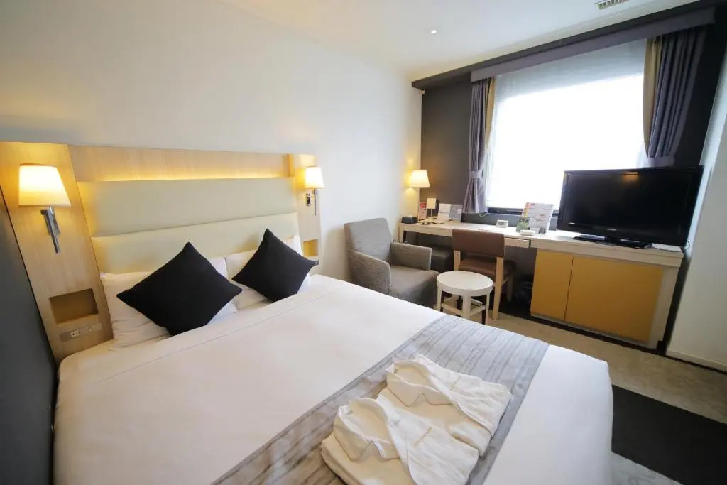 Double room (full double bed)
