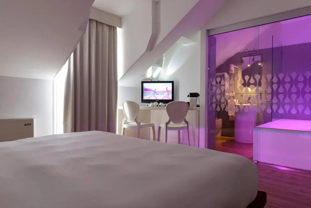 Superior Double room (full double bed)