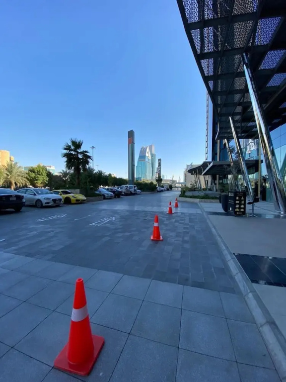 Luxury Apartments In Damac Tower Riyadh(No Front Desk Contact The 5 Days In Advance)