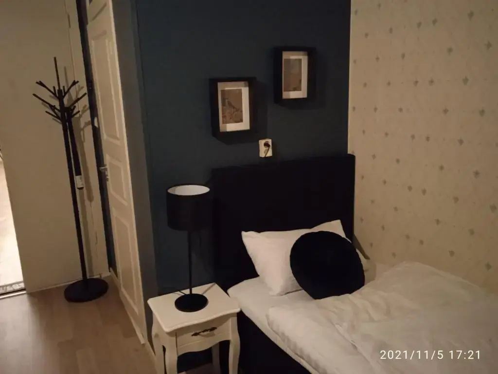 Economy room