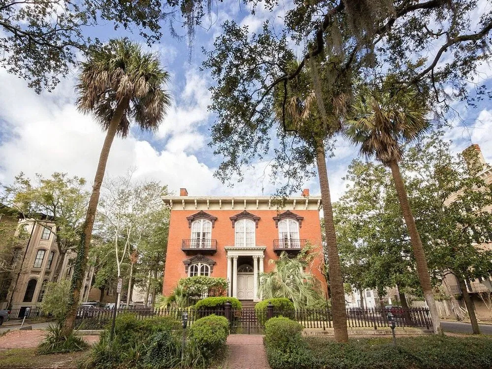 Southern Belle Carriage House
