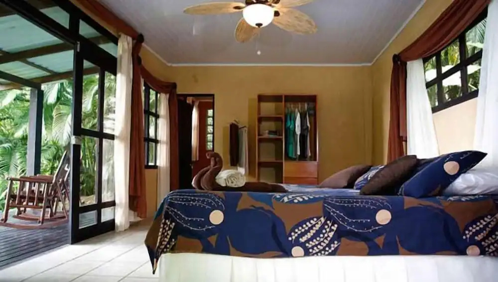 Standard Double room with ocean view (full double bed)