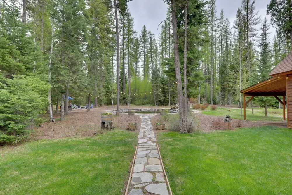 Enchanting Glacier Park Getaway by Flathead Lake!