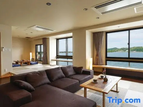 Standard room with lake view