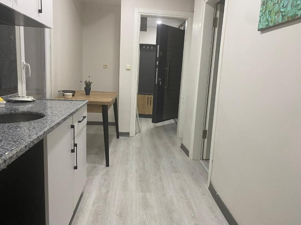 Zer Suites — 3