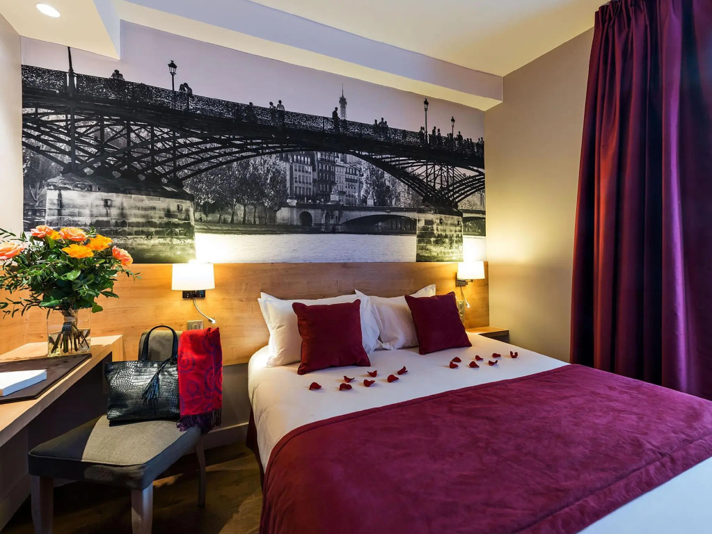 Superior Double room (full double bed)