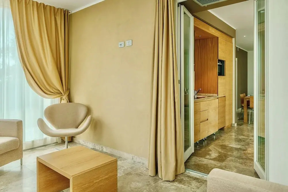 Lobby & Reception