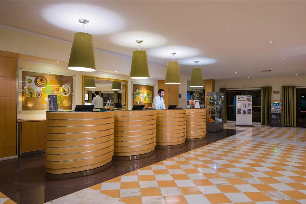 Lobby & Reception