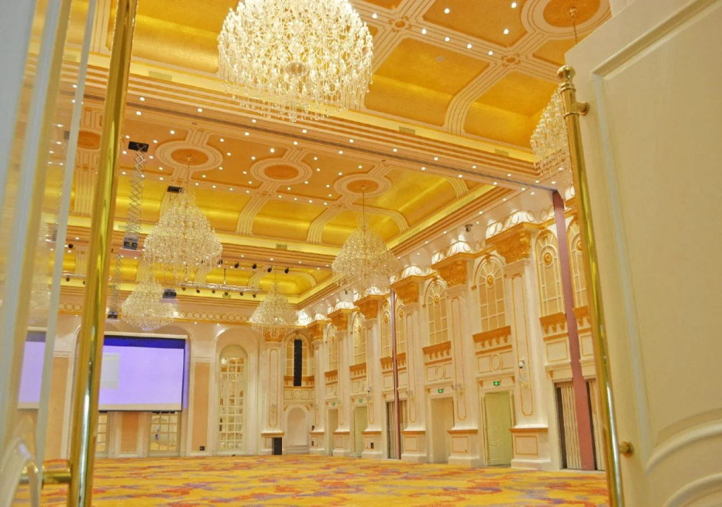 Lobby & Reception