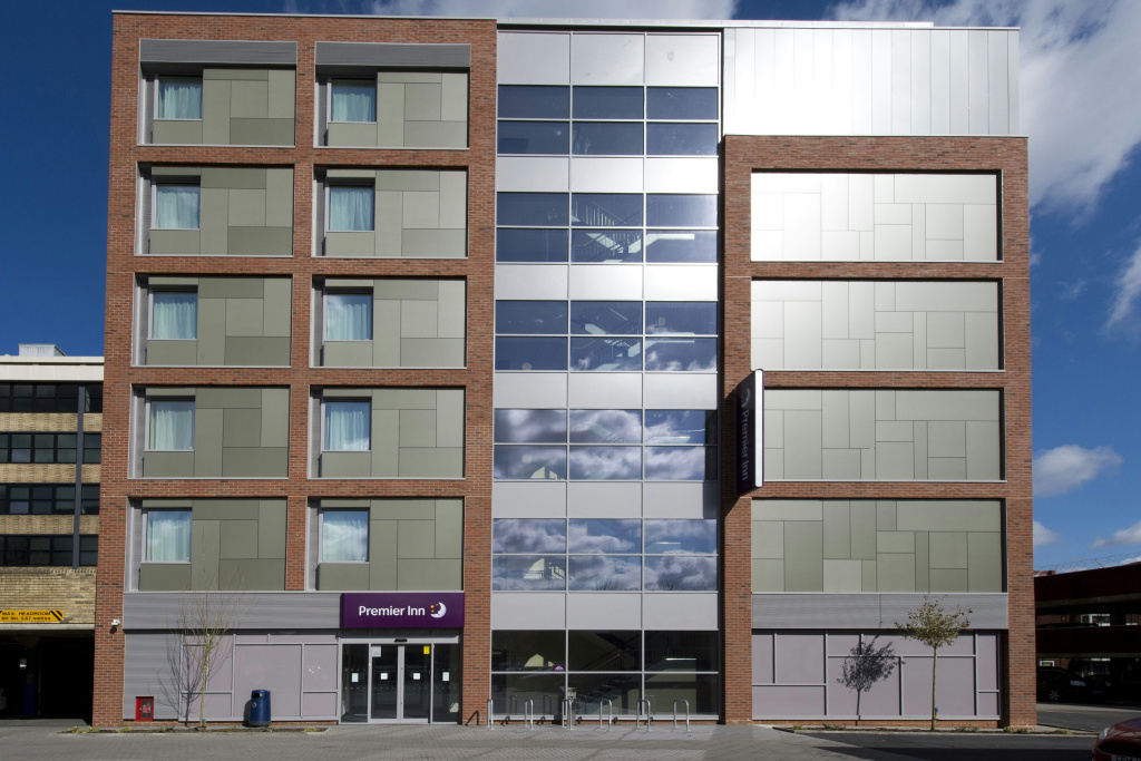 Premier Inn London Southgate — фото