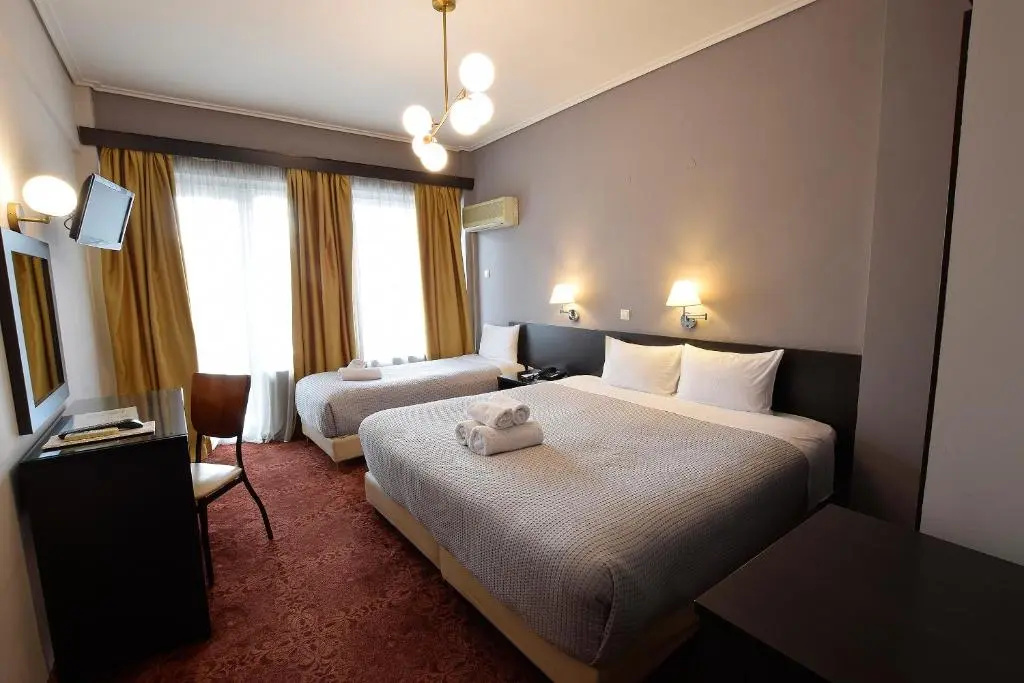 Standard Triple room