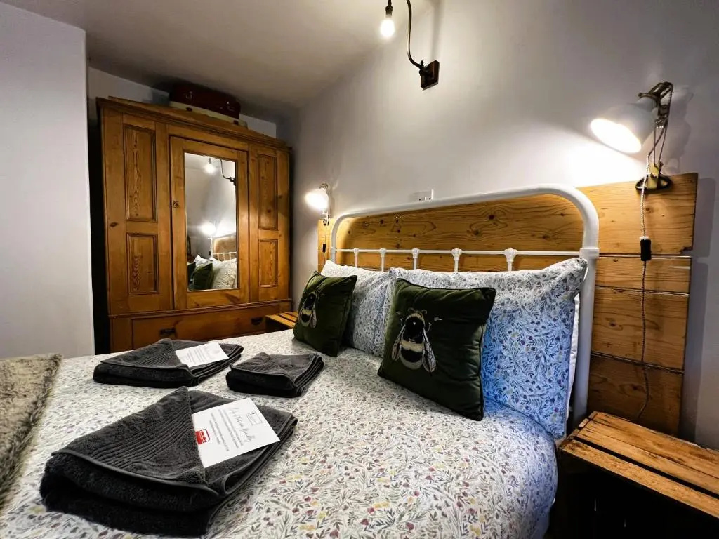 1 Apse Castle Cottage - Pet Friendly