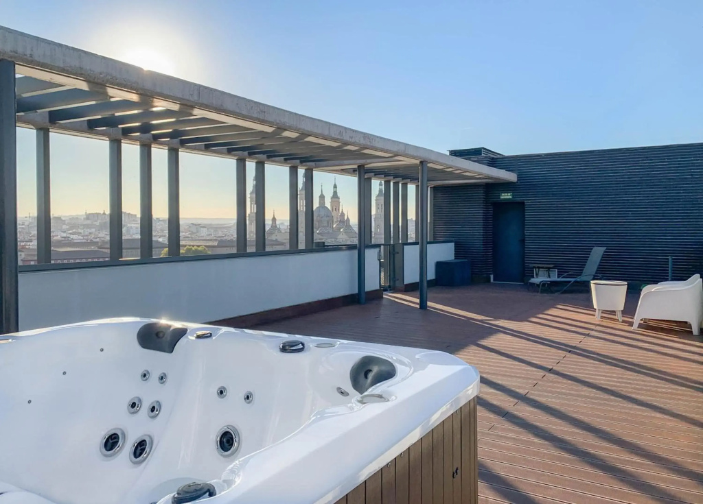 Ático mejores vistas al Pilar jacuzzi y garaje