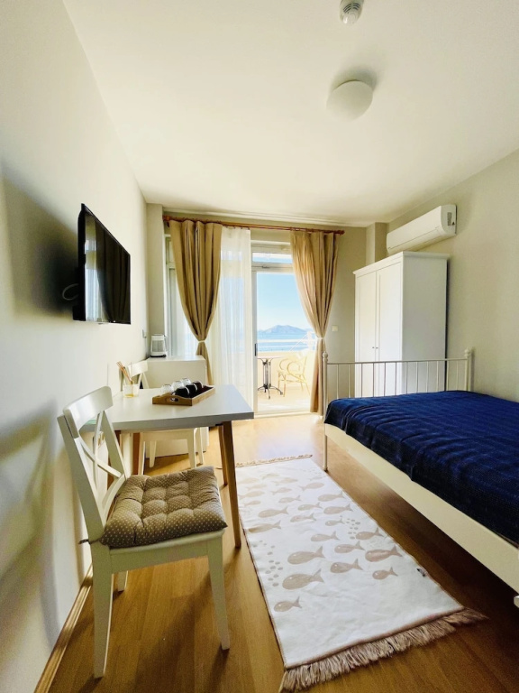 Premier room