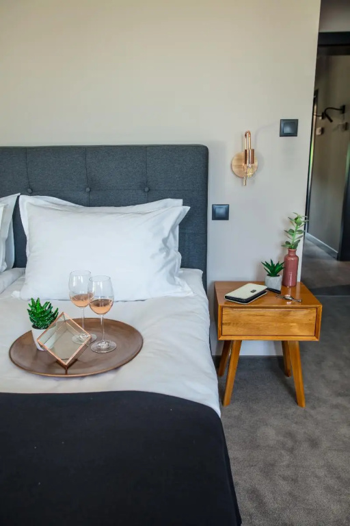 Double room (full double bed)