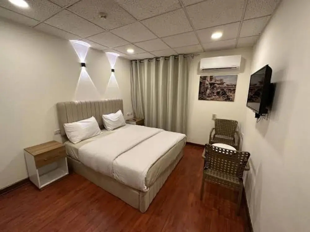 Deluxe Suite