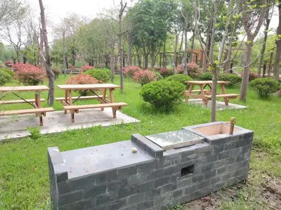 Daqian Swanlake Manor