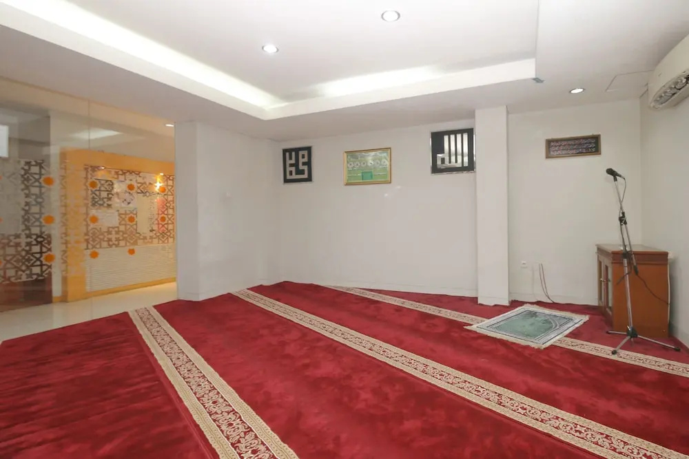 Lobby & Reception