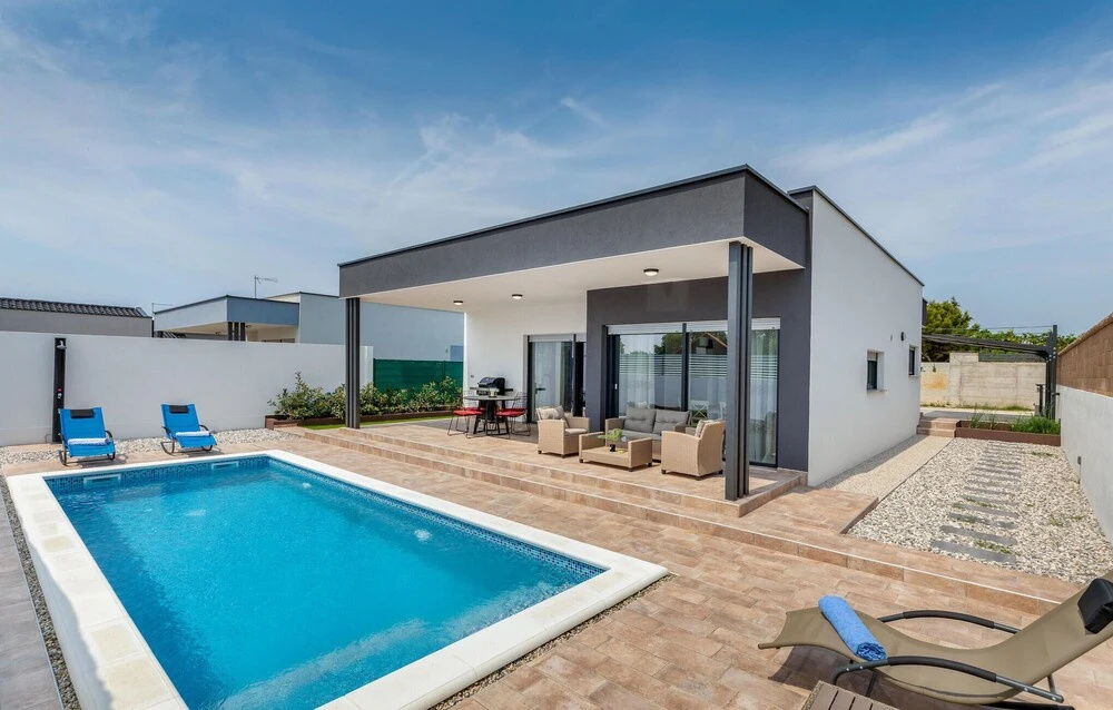 Beautiful Home in Peroj With Outdoor Swimming Pool, Wifi and 2 Bedrooms - фото 11