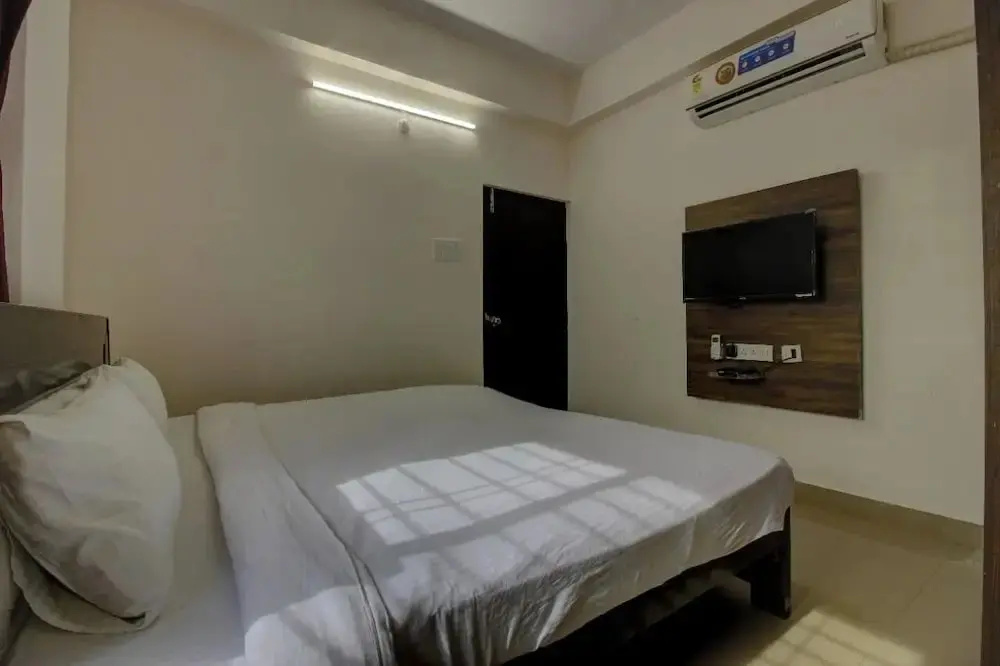 Rk Hospitality by OYO Rooms