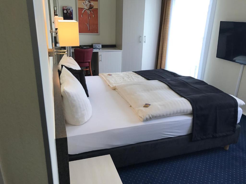 PARKHOTEL NEUBRANDENBURG by null