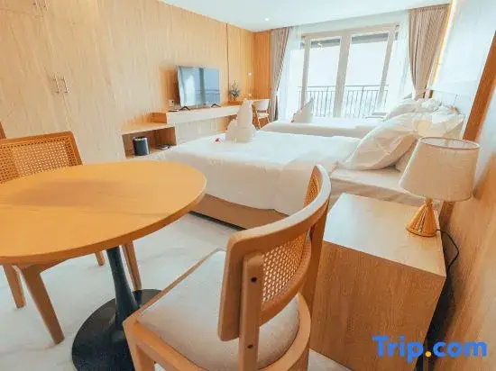 Premier Double Suite with river view (twin beds)