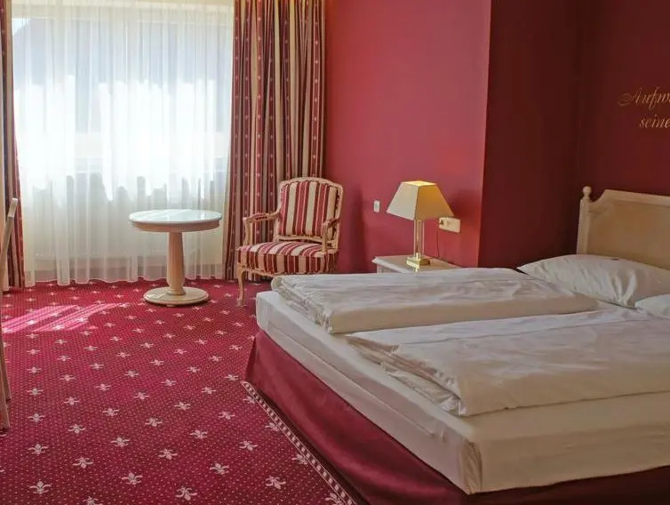 Double Suite (full double bed)