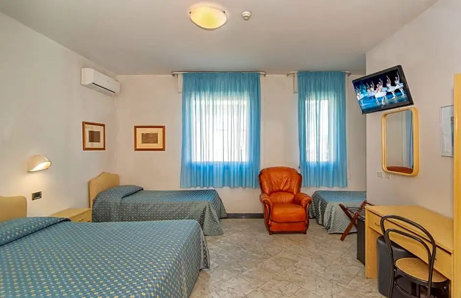 Hotel photo 13