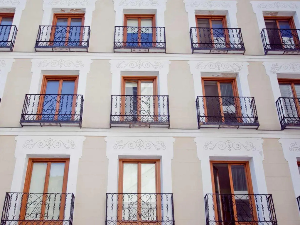 3 Bedrooms Apartment